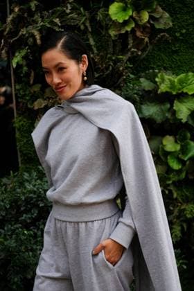 PFW - Jean Paul Gaultier Outside Arrivals Tiffany Hsu arrives at the Jean Paul Gaultier show during the Womenswear Spring Summer 2026 as part of Paris Fashion Week on October 5, 2025 in Paris, France. Photo by Robin Psaila ABACAPRESS.COM Paris France  Copyright: xPsailaxRobin ABACAx