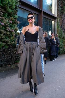PFW - Jean Paul Gaultier Outside Arrivals Farida Khelfa arrives at the Jean Paul Gaultier show during the Womenswear Spring Summer 2026 as part of Paris Fashion Week on October 5, 2025 in Paris, France. Photo by Robin Psaila ABACAPRESS.COM Paris France  Copyright: xPsailaxRobin ABACAx