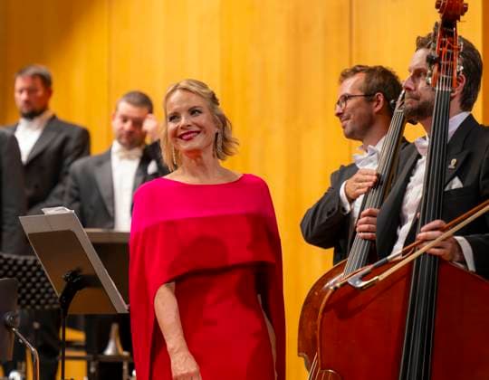 05.10..2025, Internationales Klassikfestival: Festival der Nationen 2025, im Kurhaus Bad Wörishofen (Unterallgäu), Abschlussgala: Arienabend mit Elena Garanca (Mezzosopran), Dirigent Karel Mark Chichon, Janacek Philharmonic Orchestra Prag, 05.10.2025, Klassikfestival Bad Wörishofen 05.10.2025, Klassikfestival Bad Wörishofen