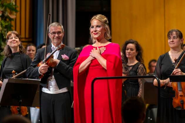 05.10..2025, Internationales Klassikfestival: Festival der Nationen 2025, im Kurhaus Bad Wörishofen (Unterallgäu), Abschlussgala: Arienabend mit Elena Garanca (Mezzosopran), Dirigent Karel Mark Chichon, Janacek Philharmonic Orchestra Prag, 05.10.2025, Klassikfestival Bad Wörishofen 05.10.2025, Klassikfestival Bad Wörishofen