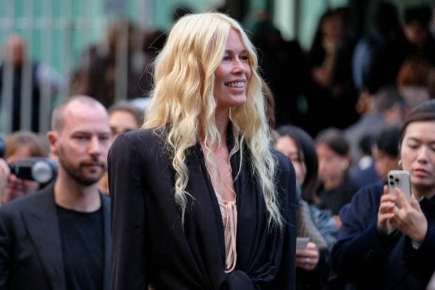 PFW - Chloe Outside Arrivals Claudia Schiffer arrives at the Chloe fashion show during the Womenswear Spring Summer 2026 as part of Paris Fashion Week on October 05, 2025 in Paris, France. Photo by Robin Psaila ABACAPRESS.COM Paris France  Copyright: xPsailaxRobin ABACAx