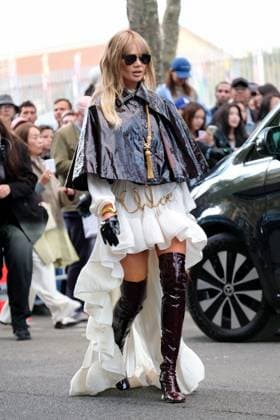 PFW - Chloe Outside Arrivals Guest arrives at the Chloe fashion show during the Womenswear Spring Summer 2026 as part of Paris Fashion Week on October 05, 2025 in Paris, France. Photo by Robin Psaila ABACAPRESS.COM Paris France  Copyright: xPsailaxRobin ABACAx