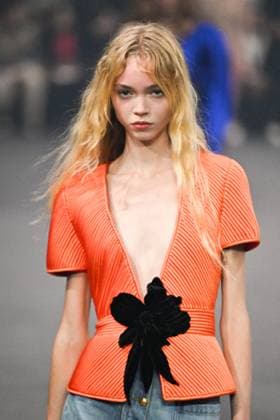 PFW Valentino Runway A model walks the runway during the Valentino Womenswear Spring Summer 2026 show as part of Paris Fashion Week in Paris, France on October 05, 2025. Photo by Aurore Marechal ABACAPRESS.COM Paris France  Copyright: xMarechalxAurore ABACAx