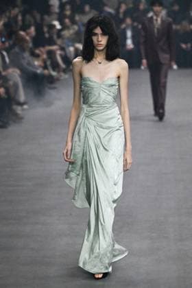 PFW Valentino Runway A model walks the runway during the Valentino Womenswear Spring Summer 2026 show as part of Paris Fashion Week in Paris, France on October 05, 2025. Photo by Aurore Marechal ABACAPRESS.COM Paris France  Copyright: xMarechalxAurore ABACAx