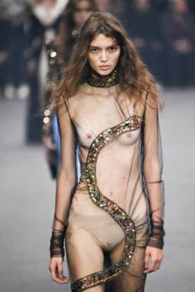 PFW Valentino Runway A model walks the runway during the Valentino Womenswear Spring Summer 2026 show as part of Paris Fashion Week in Paris, France on October 05, 2025. Photo by Aurore Marechal ABACAPRESS.COM Paris France  Copyright: xMarechalxAurore ABACAx