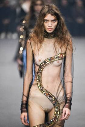 PFW Valentino Runway A model walks the runway during the Valentino Womenswear Spring Summer 2026 show as part of Paris Fashion Week in Paris, France on October 05, 2025. Photo by Aurore Marechal ABACAPRESS.COM Paris France  Copyright: xMarechalxAurore ABACAx