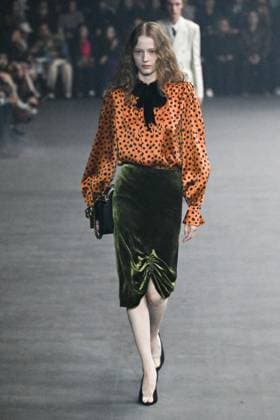PFW Valentino Runway A model walks the runway during the Valentino Womenswear Spring Summer 2026 show as part of Paris Fashion Week in Paris, France on October 05, 2025. Photo by Aurore Marechal ABACAPRESS.COM Paris France  Copyright: xMarechalxAurore ABACAx