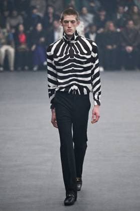 PFW Valentino Runway A model walks the runway during the Valentino Womenswear Spring Summer 2026 show as part of Paris Fashion Week in Paris, France on October 05, 2025. Photo by Aurore Marechal ABACAPRESS.COM Paris France  Copyright: xMarechalxAurore ABACAx