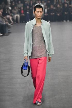 PFW Valentino Runway A model walks the runway during the Valentino Womenswear Spring Summer 2026 show as part of Paris Fashion Week in Paris, France on October 05, 2025. Photo by Aurore Marechal ABACAPRESS.COM Paris France  Copyright: xMarechalxAurore ABACAx