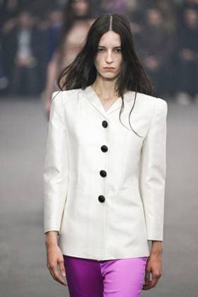 PFW Valentino Runway A model walks the runway during the Valentino Womenswear Spring Summer 2026 show as part of Paris Fashion Week in Paris, France on October 05, 2025. Photo by Aurore Marechal ABACAPRESS.COM Paris France  Copyright: xMarechalxAurore ABACAx