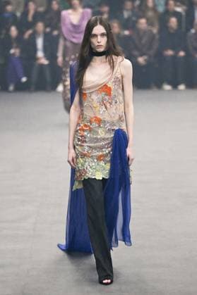 PFW Valentino Runway A model walks the runway during the Valentino Womenswear Spring Summer 2026 show as part of Paris Fashion Week in Paris, France on October 05, 2025. Photo by Aurore Marechal ABACAPRESS.COM Paris France  Copyright: xMarechalxAurore ABACAx