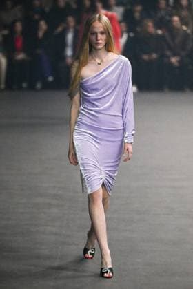 PFW Valentino Runway A model walks the runway during the Valentino Womenswear Spring Summer 2026 show as part of Paris Fashion Week in Paris, France on October 05, 2025. Photo by Aurore Marechal ABACAPRESS.COM Paris France  Copyright: xMarechalxAurore ABACAx