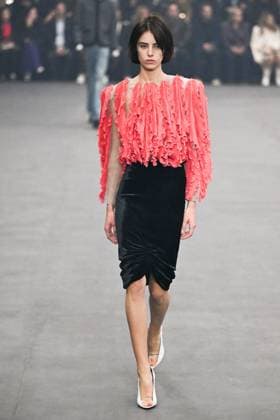 PFW Valentino Runway A model walks the runway during the Valentino Womenswear Spring Summer 2026 show as part of Paris Fashion Week in Paris, France on October 05, 2025. Photo by Aurore Marechal ABACAPRESS.COM Paris France  Copyright: xMarechalxAurore ABACAx