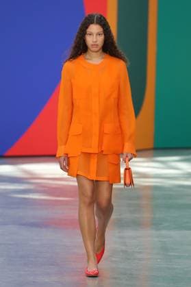 PFW - Akris Runway A model walks the runway during the Akris Womenswear Spring Summer 2026 show as part of Paris Fashion Week on October 05, 2025 in Paris, France. Photo by Alain-Gil Gonzalez ABACAPRESS.COM Paris France  Copyright: xGonzalezxAlain-Gil ABACAx