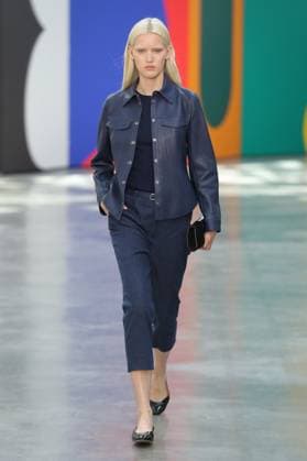 PFW - Akris Runway A model walks the runway during the Akris Womenswear Spring Summer 2026 show as part of Paris Fashion Week on October 05, 2025 in Paris, France. Photo by Alain-Gil Gonzalez ABACAPRESS.COM Paris France  Copyright: xGonzalezxAlain-Gil ABACAx