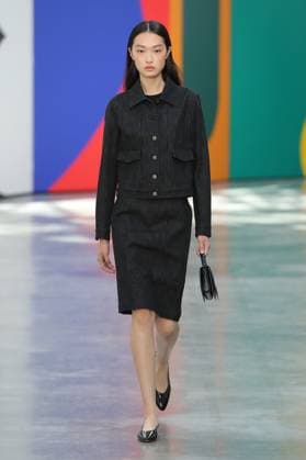 PFW - Akris Runway A model walks the runway during the Akris Womenswear Spring Summer 2026 show as part of Paris Fashion Week on October 05, 2025 in Paris, France. Photo by Alain-Gil Gonzalez ABACAPRESS.COM Paris France  Copyright: xGonzalezxAlain-Gil ABACAx