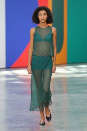 PFW - Akris Runway A model walks the runway during the Akris Womenswear Spring Summer 2026 show as part of Paris Fashion Week on October 05, 2025 in Paris, France. Photo by Alain-Gil Gonzalez ABACAPRESS.COM Paris France  Copyright: xGonzalezxAlain-Gil ABACAx