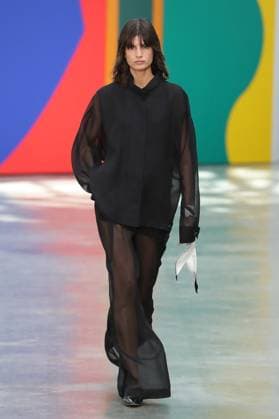 PFW - Akris Runway A model walks the runway during the Akris Womenswear Spring Summer 2026 show as part of Paris Fashion Week on October 05, 2025 in Paris, France. Photo by Alain-Gil Gonzalez ABACAPRESS.COM Paris France  Copyright: xGonzalezxAlain-Gil ABACAx