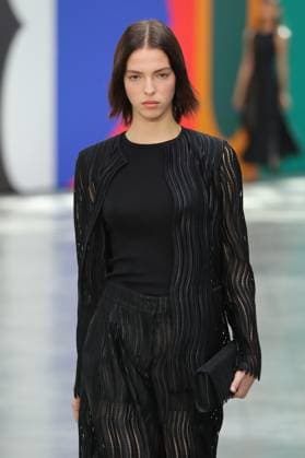 PFW - Akris Runway A model walks the runway during the Akris Womenswear Spring Summer 2026 show as part of Paris Fashion Week on October 05, 2025 in Paris, France. Photo by Alain-Gil Gonzalez ABACAPRESS.COM Paris France  Copyright: xGonzalezxAlain-Gil ABACAx