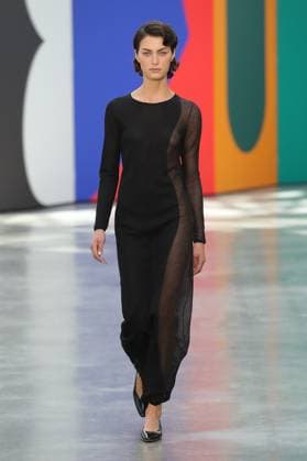 PFW - Akris Runway A model walks the runway during the Akris Womenswear Spring Summer 2026 show as part of Paris Fashion Week on October 05, 2025 in Paris, France. Photo by Alain-Gil Gonzalez ABACAPRESS.COM Paris France  Copyright: xGonzalezxAlain-Gil ABACAx