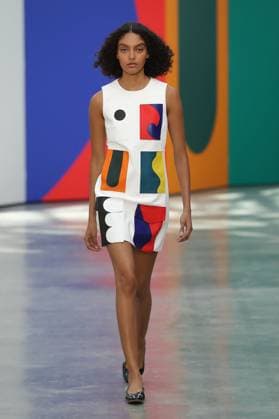 PFW - Akris Runway A model walks the runway during the Akris Womenswear Spring Summer 2026 show as part of Paris Fashion Week on October 05, 2025 in Paris, France. Photo by Alain-Gil Gonzalez ABACAPRESS.COM Paris France  Copyright: xGonzalezxAlain-Gil ABACAx