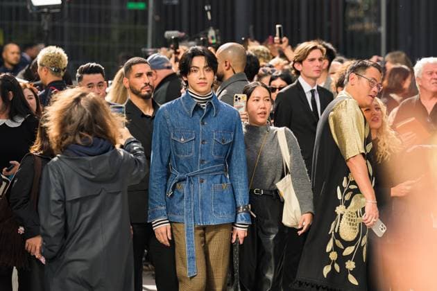 PFW Valentino Outside Arrivals Peemwasu attends the Valentino Womenswear Spring Summer 2026 show as part of Paris Fashion Week on October 05, 2025 in Paris, France. Photo by Laurent Zabulon ABACAPRESS.COM Paris France  Copyright: xZabulonxLaurent ABACAx