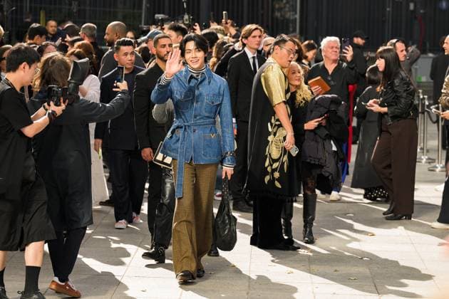 PFW Valentino Outside Arrivals Peemwasu attends the Valentino Womenswear Spring Summer 2026 show as part of Paris Fashion Week on October 05, 2025 in Paris, France. Photo by Laurent Zabulon ABACAPRESS.COM Paris France  Copyright: xZabulonxLaurent ABACAx
