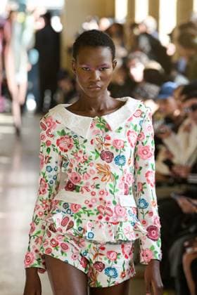 PFW - Shuting Qiu Runway A model walks the runway during the Shuting Qiu Womenswear Spring Summer 2026 show as part of Paris Fashion Week on October 5, 2025 in Paris, France. Photo by Jana Call me J ABACAPRESS.COM Paris Ile de France France  Copyright: xJanaxCallxmexJ ABACAx