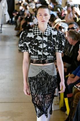 PFW - Shuting Qiu Runway A model walks the runway during the Shuting Qiu Womenswear Spring Summer 2026 show as part of Paris Fashion Week on October 5, 2025 in Paris, France. Photo by Jana Call me J ABACAPRESS.COM Paris Ile de France France  Copyright: xJanaxCallxmexJ ABACAx