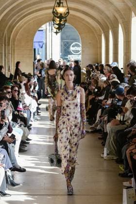 PFW - Shuting Qiu Runway A model walks the runway during the Shuting Qiu Womenswear Spring Summer 2026 show as part of Paris Fashion Week on October 5, 2025 in Paris, France. Photo by Jana Call me J ABACAPRESS.COM Paris Ile de France France  Copyright: xJanaxCallxmexJ ABACAx