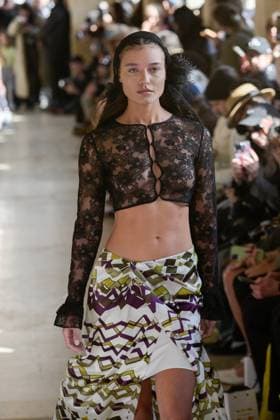 PFW - Shuting Qiu Runway A model walks the runway during the Shuting Qiu Womenswear Spring Summer 2026 show as part of Paris Fashion Week on October 5, 2025 in Paris, France. Photo by Jana Call me J ABACAPRESS.COM Paris Ile de France France  Copyright: xJanaxCallxmexJ ABACAx
