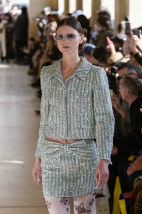PFW - Shuting Qiu Runway A model walks the runway during the Shuting Qiu Womenswear Spring Summer 2026 show as part of Paris Fashion Week on October 5, 2025 in Paris, France. Photo by Jana Call me J ABACAPRESS.COM Paris Ile de France France  Copyright: xJanaxCallxmexJ ABACAx