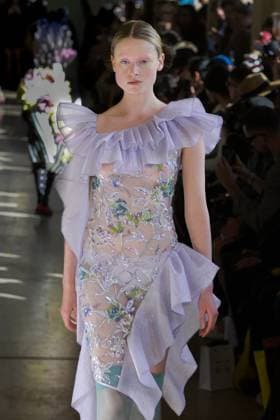 PFW - Shuting Qiu Runway A model walks the runway during the Shuting Qiu Womenswear Spring Summer 2026 show as part of Paris Fashion Week on October 5, 2025 in Paris, France. Photo by Jana Call me J ABACAPRESS.COM Paris Ile de France France  Copyright: xJanaxCallxmexJ ABACAx