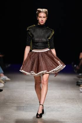 October 5, 2025, Lisbon, Portugal: A model walks the runway during Dino Alves fashion show at ModaLisboa Base, Lisbon Fashion Week in Lisboa. Lisbon Portugal - ZUMAs197 20251005_aaa_s197_506 Copyright: xBrunoxdexCarvalhox