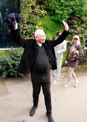Jean Paul Gaultier arriving at the Jean Paul Gaultier fashion show during Paris Fashion Week, Womens Ready to Wear Spring Summer 2026 at the Musée du quai Branly in Paris, Sunday, October 5, 2025 Christophe Aubert via Bestimage Celebrities arriving at the Jean Paul Gaultier fashion show during Paris Fashion Week, Womens Ready to Wear Spring Summer 2026 at the Musée du quai Branly in Paris, Sunday, October 5, 2025 Paris France  Copyright: xChristophexAubertxviaxBestimagexChristophexAubertxviaxBestimagex