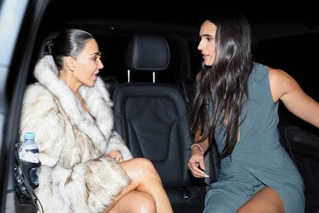Kim Kardashian at the Siena Paris restaurant during Paris Fashion Week on october 5 2025 Yoann Ouahcene Bestimage Celebrities at the Siena Paris restaurant during Paris Fashion Week on october 5 2025 Paris France  Copyright: xYoannxOuahcenex xBestimagexYoannxOuahcenex xBestimagex
