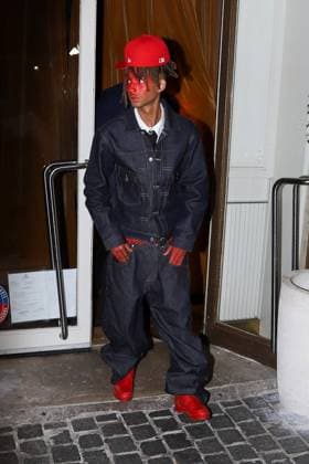 Jaden Smith at the Siena Paris restaurant during Paris Fashion Week on october 5 2025 Yoann Ouahcene Bestimage Celebrities at the Siena Paris restaurant during Paris Fashion Week on october 5 2025 Paris France  Copyright: xYoannxOuahcenex xBestimagexYoannxOuahcenex xBestimagex