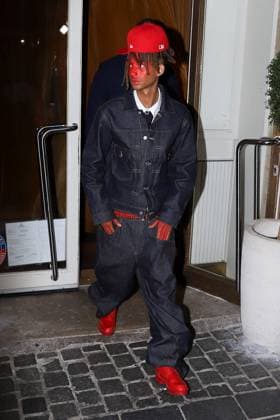 Jaden Smith at the Siena Paris restaurant during Paris Fashion Week on october 5 2025 Yoann Ouahcene Bestimage Celebrities at the Siena Paris restaurant during Paris Fashion Week on october 5 2025 Paris France  Copyright: xYoannxOuahcenex xBestimagexYoannxOuahcenex xBestimagex
