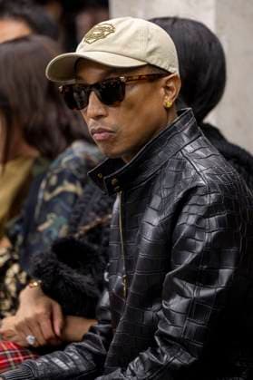 Pharrell Williams with a Richard Mille RM UP 01 Ferrari watch, limited to 150 pieces worth 2 million euros Front Row of the XXX Collection Femme Prêt à Porter Printemps Eté 2026 fashion show, during Paris Fashion Week October 4th, 2025 Pharrell Williams with a Richard Mille RM UP 01 Ferrari watch, limited to 150 pieces worth 2 million euros Front Row of the XXX Women Ready to Wear Spring Summer 2026 Collection fashion show, during Paris Fashion Week October 4th, 2025 Paris France  Copyright: xAgencex xBestimagexAgencex xBestimagex