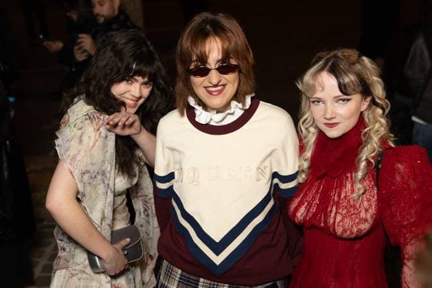 Abigail Morris, Aurora Nishevci and Emily Roberts of The Last Dinner Party People at the McQueen Womens Ready to Wear Spring Summer 2026 Collection show during Paris Fashion Week PFW on October 5, 2025 Julien Sarkissian Bestimage People at the McQueen Womens Ready to Wear Spring Summer 2026 Collection show during Paris Fashion Week PFW on October 5, 2025 Paris France  Copyright: xJulienxSarkissianx xBestimagexJulienxSarkissianx xBestimagex