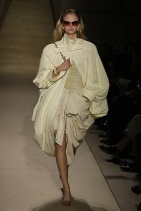 PFW - Chloe Runway A model walks the runway during the Chloe Womenswear Spring Summer 2026 show as part of Paris Fashion Week on October 05, 2025 in Paris, France. Photo by Alain-Gil Gonzalez ABACAPRESS.COM Paris France  Copyright: xGonzalezxAlain-Gil ABACAx
