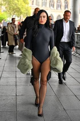 Demi Lovato at the arrivals at the COPERNI Fashion Show Ready to Wear Women Collection Spring Summer 2026 during Paris Fashion Week PFW , at the Centre Pompidou, in Paris, France, on October 6, 2026 Pierre Perusseau Bestimage Arrivals Coperni Fashion Show Ready to Wear Collection Spring Summer 2026 during Paris Fashion Week on 6, october, 2025 Paris France  Copyright: xTizianoxDaxSilvax-xPierrexPerusseaux xBestimagexTizianoxDaxSilvax-xPierrexPerusseaux xBestimagex