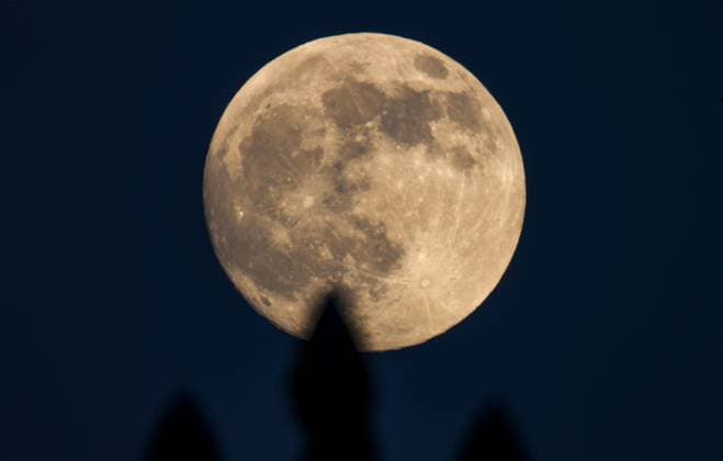 Mid-Autumn Festival Round Moon A round moon captured in the urban area of Yuping Dong Autonomous County in Tongren City, Guizhou Province, China October 6th, 2025. Tongren Guizhou China  Copyright: xCFOTOx i1759782015133