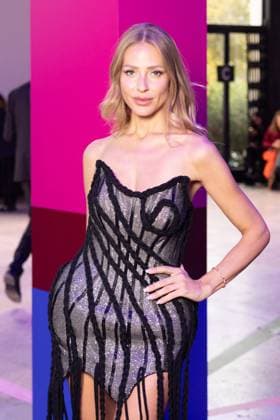 Guest au front Row du défilé Shiatzi Chen Collection Femme Prêt à Porter Printemps Eté 2026 lors de la Fashion Week de Paris PFW , le 6 octobre 2025 Julien Sarkissian Bestimage Front Row of the Shiatzi Chen Women Ready to Wear Spring Summer 2026 Collection fashion show, during Paris Fashion Week, on October 6th, 2025 Paris France  Copyright: xJulienxSarkissianx xBestimagexJulienxSarkissianx xBestimagex
