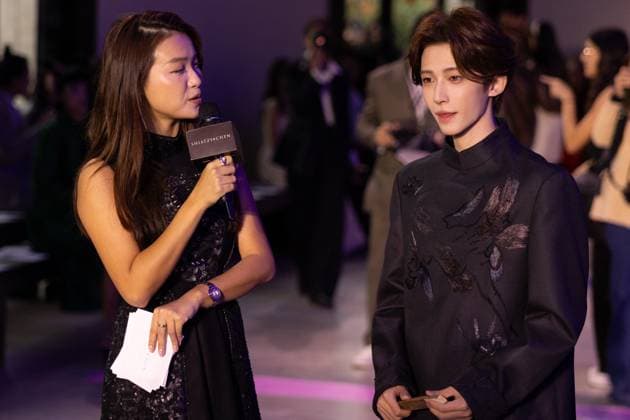 YU LIU au front Row du défilé Shiatzi Chen Collection Femme Prêt à Porter Printemps Eté 2026 lors de la Fashion Week de Paris PFW , le 6 octobre 2025 Julien Sarkissian Bestimage Front Row of the Shiatzi Chen Women Ready to Wear Spring Summer 2026 Collection fashion show, during Paris Fashion Week, on October 6th, 2025 Paris France  Copyright: xJulienxSarkissianx xBestimagexJulienxSarkissianx xBestimagex