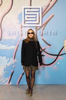 Guest au photocall du défilé Shiatzi Chen Collection Femme Prêt à Porter Printemps Eté 2026 au palais de Tokyo lors de la Fashion Week de Paris PFW , le 6 octobre 2025 Julien Sarkissian Bestimage Photocall of Shiatzi Chen Women Ready to Wear Spring Summer 2026 Collection fashion show, during Paris Fashion Week, on October 6th, 2025 Paris France  Copyright: xJulienxSarkissianx xBestimagexJulienxSarkissianx xBestimagex