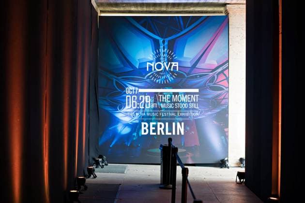 06.10.2025,Berlin,Gedenkausstellung: Nova Music Festival Exhibition,ab dem 7. Oktober 2025 ist die Nova Music Festival Exhibition im ehemaligen Flughafen Tempelhof in Berlin zu sehen.Am heutigen Tag gab es ein Pressetag.