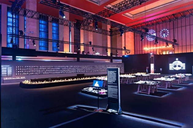 06.10.2025,Berlin,Gedenkausstellung: Nova Music Festival Exhibition,ab dem 7. Oktober 2025 ist die Nova Music Festival Exhibition im ehemaligen Flughafen Tempelhof in Berlin zu sehen.Am heutigen Tag gab es ein Pressetag.