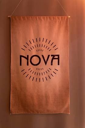 06.10.2025,Berlin,Gedenkausstellung: Nova Music Festival Exhibition,ab dem 7. Oktober 2025 ist die Nova Music Festival Exhibition im ehemaligen Flughafen Tempelhof in Berlin zu sehen.Am heutigen Tag gab es ein Pressetag.