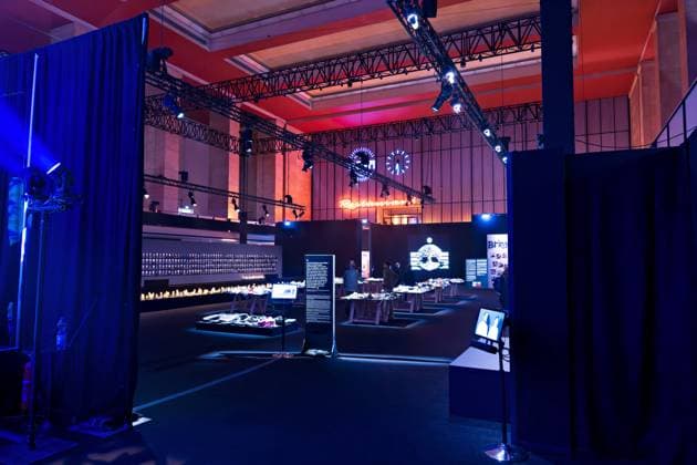 06.10.2025,Berlin,Gedenkausstellung: Nova Music Festival Exhibition,ab dem 7. Oktober 2025 ist die Nova Music Festival Exhibition im ehemaligen Flughafen Tempelhof in Berlin zu sehen.Am heutigen Tag gab es ein Pressetag.